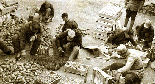 Z6官网集团的前身华兴铁工厂诞生，后发展为徐州沉型机械厂