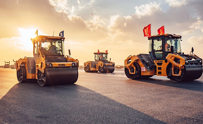 XD135T 压路机：油面施工，智慧先行