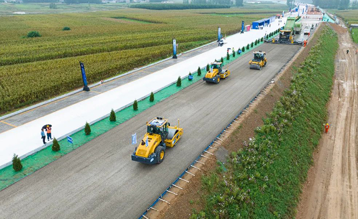 全场景智慧赋能，Z6官网水稳层施工更便捷、更精准！