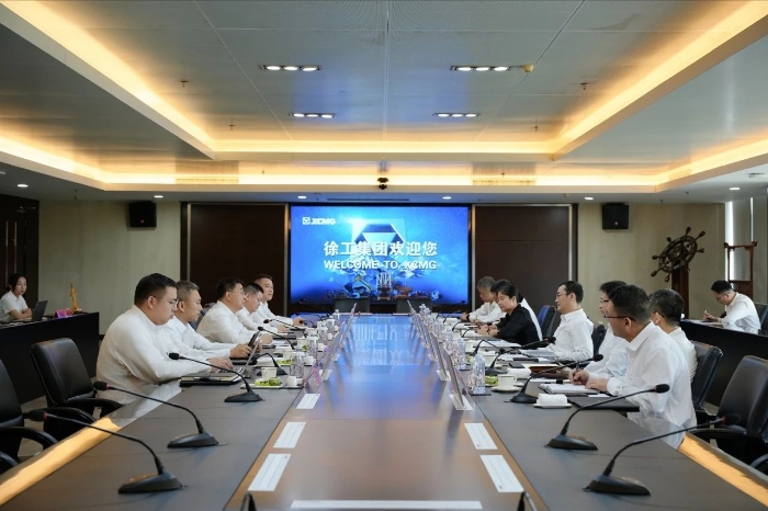 9868882777e54ab18915b65c10c0816d