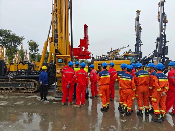 407e3584514945c99d34751ae2d0dd7c