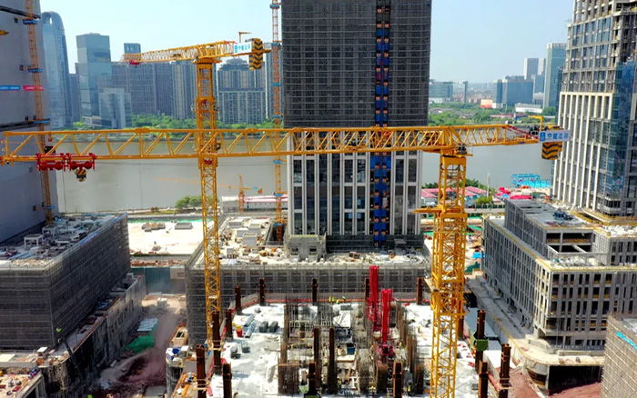 81b0afa9e15e4742b1f7cf35c278e608