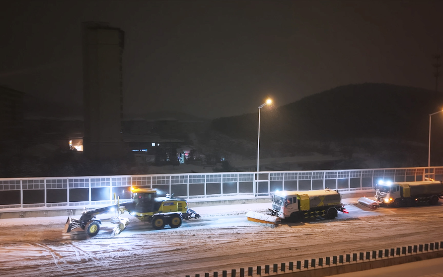 Z6官网除雪设备浴