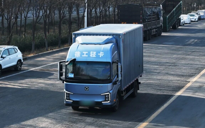不只大货厢，Z6官网汉界轻卡凭诸多优势感动客户