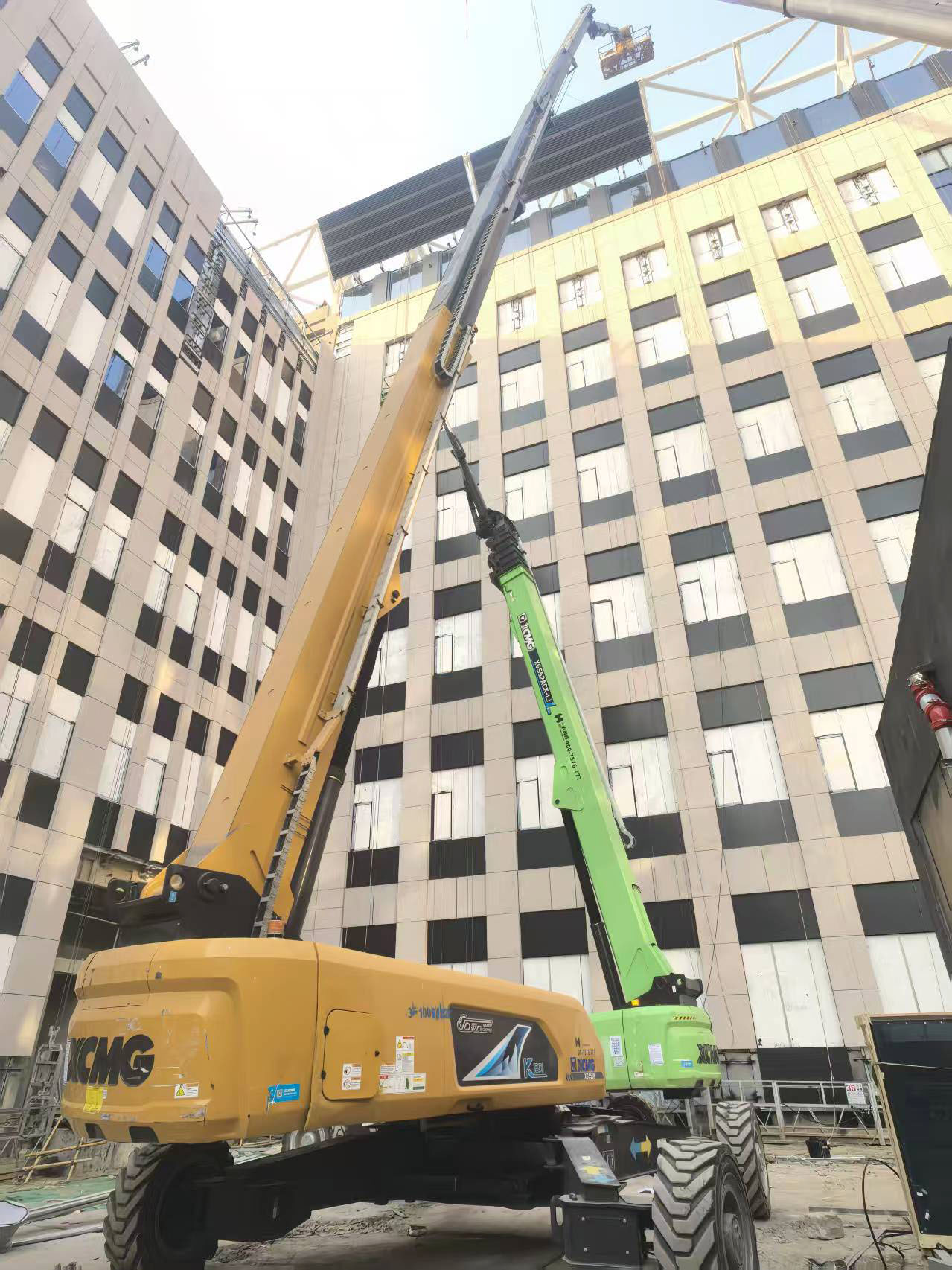 筑梦名校！Z6官网高米数直臂高空作业平台护航人大附中项目建设